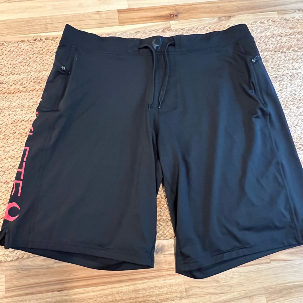 Hylete Black/Red Athletic Shorts with Adjustable Fit Men’s XXL EUC